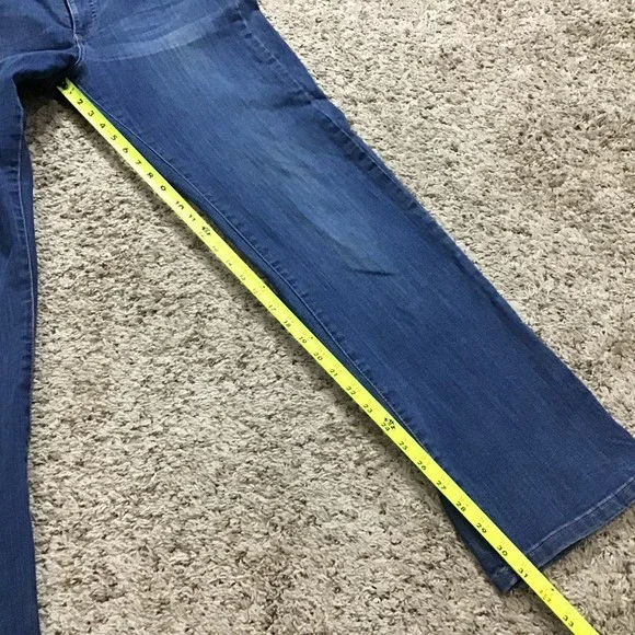 Lee Women's Jeans Size 6 Medium Straight Leg Back Pocket Flaps - Picture 3 of 13